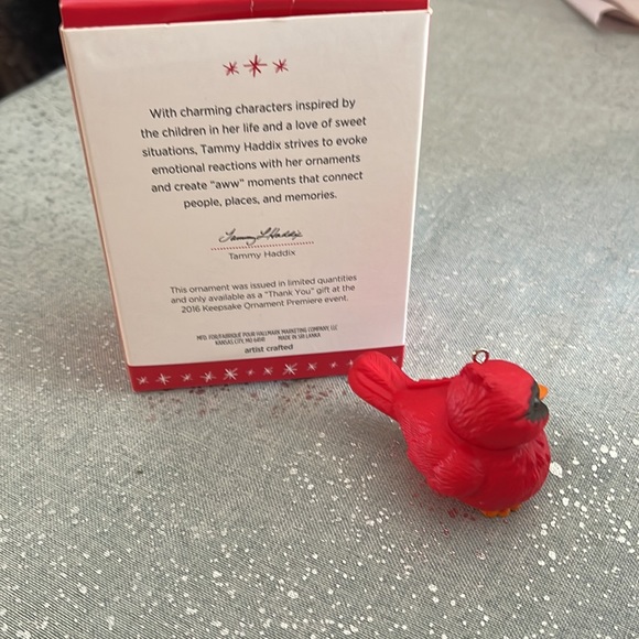 2016 Member Exclusive Hallmark Keepsake Ornament - Picture 3 of 4